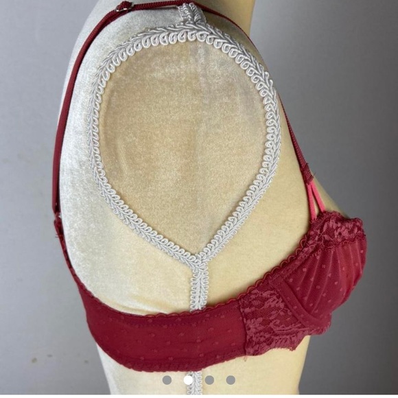 Victoria secret bras - Picture 2 of 4